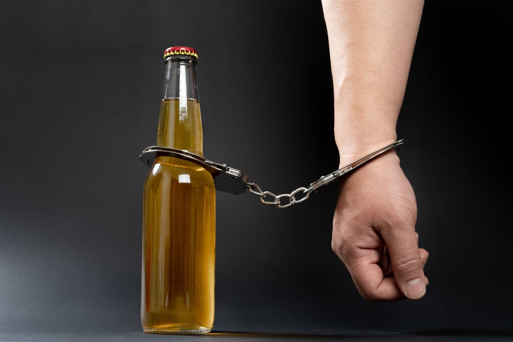 お酒と手錠